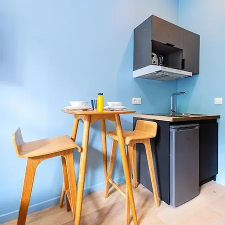 Appartement Petit Proche Arc De Triomphe *